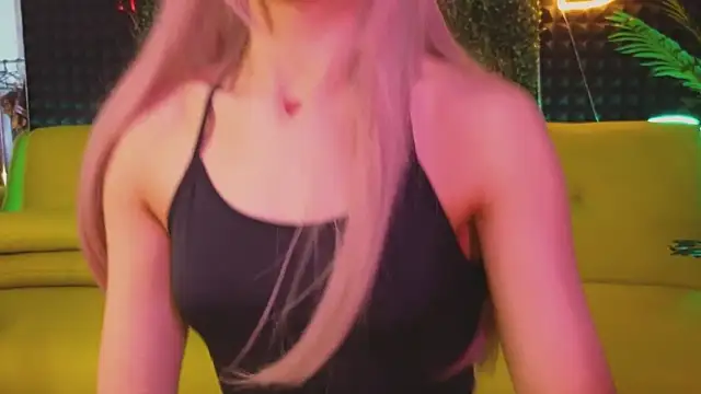 Snapshot of SandraBoyl chatting on March 2025 04:20:02 AM SandraBoyl online show from March 2025 04:20:02 AM