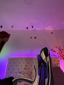 Elektra Queen online show from March 2026 01:05:01 PM