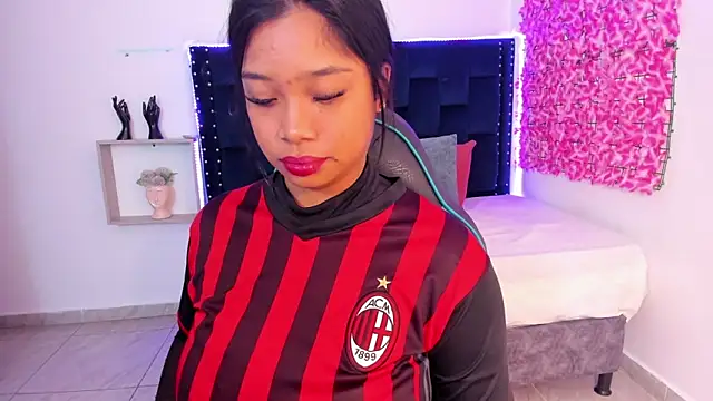 SaraApril 1 online show from October 2025 09:46:01 PM