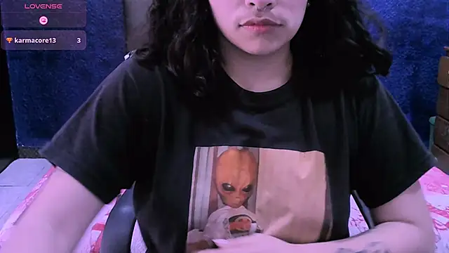 NinaYellow online show from October 2025 03:56:02 PM