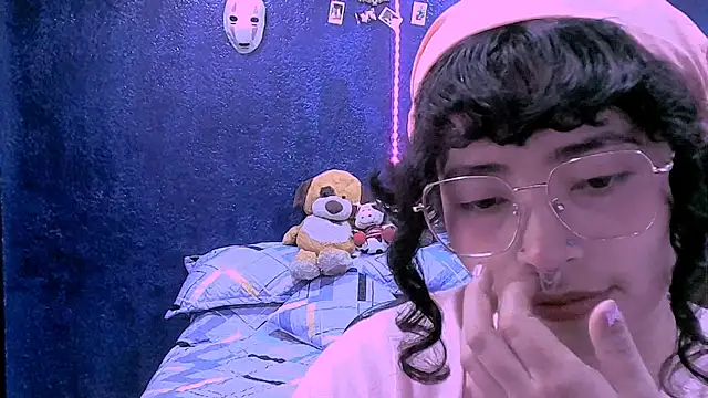 Snapshot of NinaYellow chatting on April 2026 12:27:02 PM NinaYellow online show from April 2026 12:27:02 PM