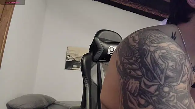 LucianSinclair online show from May 2026 02:18:01 AM