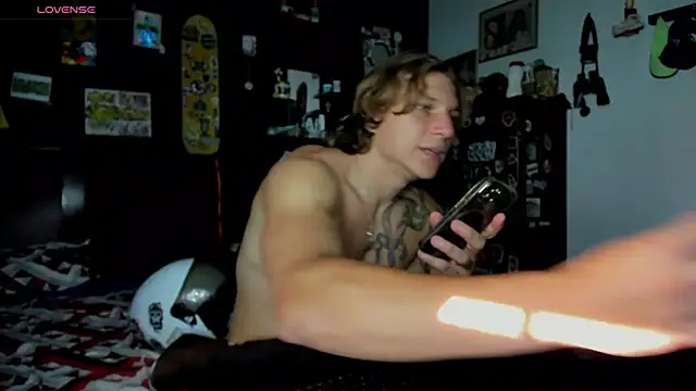 Tom Krakow online show from November 2025 09:47:01 PM