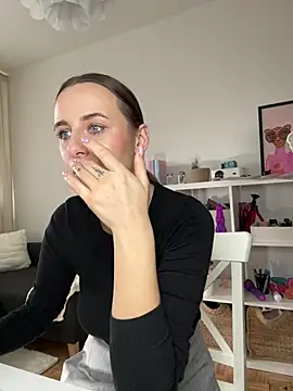 Snapshot of Hii_Lolla chatting on February 2025 01:11:01 PM Hii Lolla online show from February 2025 01:11:01 PM