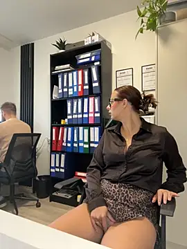 Snapshot of Hii_Lolla chatting on September 2025 06:04:02 AM Hii Lolla online show from September 2025 06:04:02 AM