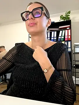 Hii Lolla online show from December 2025 07:03:02 AM