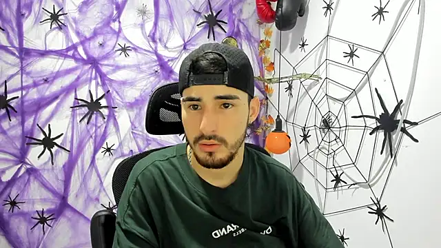 Snapshot of DmitriSanders chatting on October 2025 12:11:02 AM DmitriSanders online show from October 2025 12:11:02 AM