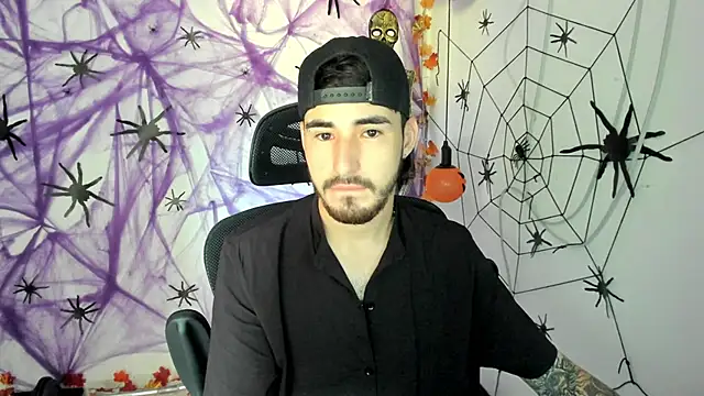 Snapshot of DmitriSanders chatting on October 2025 04:41:01 PM DmitriSanders online show from October 2025 04:41:01 PM