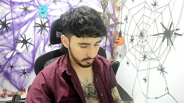 Snapshot of DmitriSanders chatting on November 2025 08:18:01 PM DmitriSanders online show from November 2025 08:18:01 PM