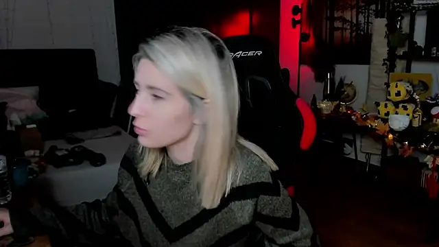 Lisaonthemoon online show from September 2025 06:13:02 PM