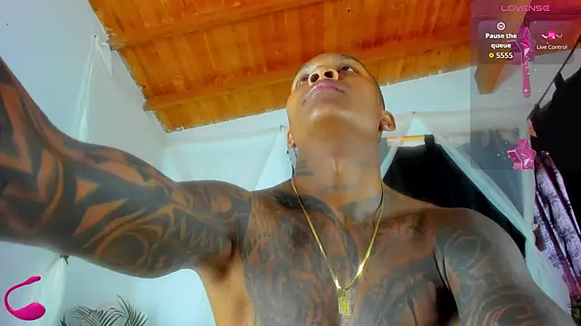 esteveen ortegas  online show from November 2025 01:32:01 PM