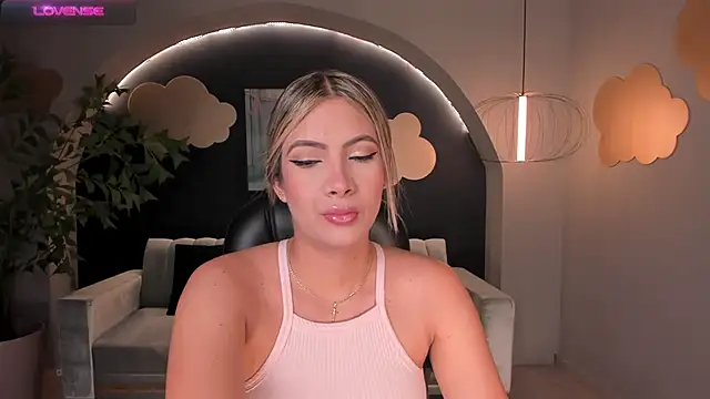StacyEvansX online show from January 2025 10:17:01 AM