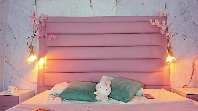 Lezy  online show from October 2025 07:44:02 PM