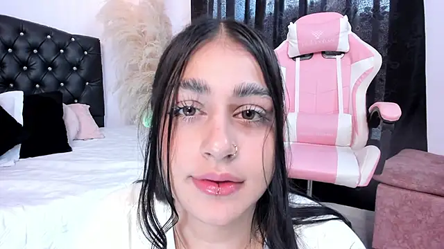 Snapshot of GabyRhodes chatting on December 2024 04:29:02 PM GabyRhodes online show from December 2024 04:29:02 PM