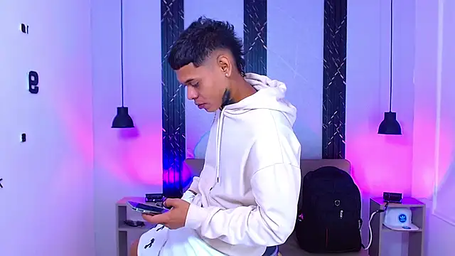 Damar fhelipe online show from October 2025 04:55:01 AM