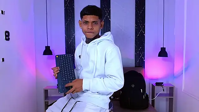 Damar fhelipe online show from October 2025 03:28:02 AM