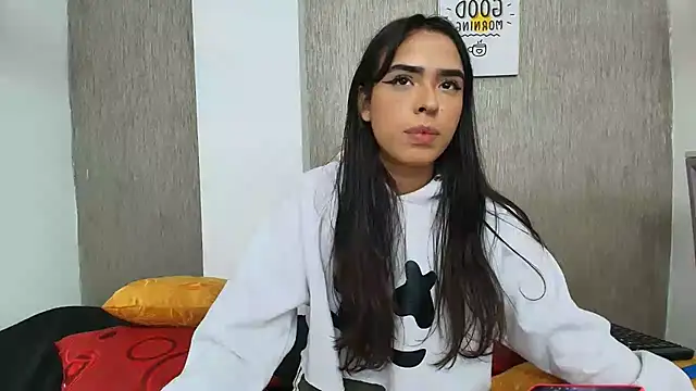 Snapshot of Cloeandtyfanny chatting on February 2025 03:35:02 AM Cloeandtyfanny online show from February 2025 03:35:02 AM