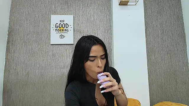 Snapshot of Cloeandtyfanny chatting on February 2025 06:40:01 AM Cloeandtyfanny online show from February 2025 06:40:01 AM