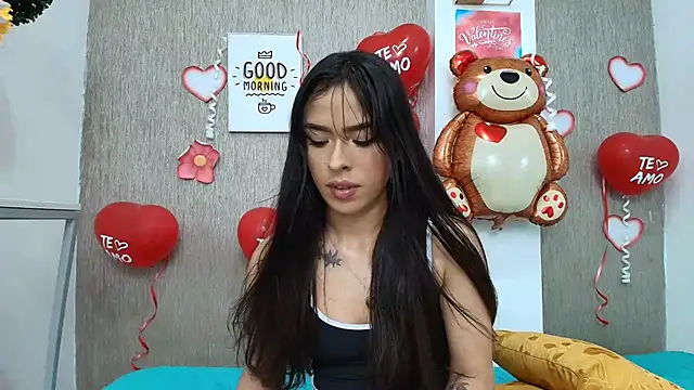 Snapshot of Cloeandtyfanny chatting on February 2025 02:42:02 AM Cloeandtyfanny online show from February 2025 02:42:02 AM