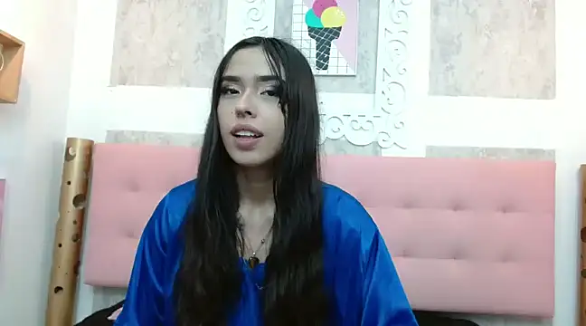 Snapshot of Cloeandtyfanny chatting on February 2025 03:59:02 AM Cloeandtyfanny online show from February 2025 03:59:02 AM