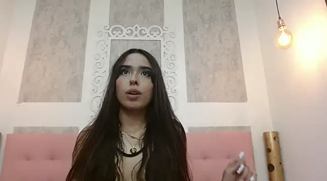 Snapshot of Cloeandtyfanny chatting on March 2025 09:33:02 AM Cloeandtyfanny online show from March 2025 09:33:02 AM