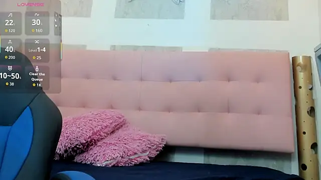 Snapshot of Cloeandtyfanny chatting on September 2025 04:27:01 AM Cloeandtyfanny online show from September 2025 04:27:01 AM