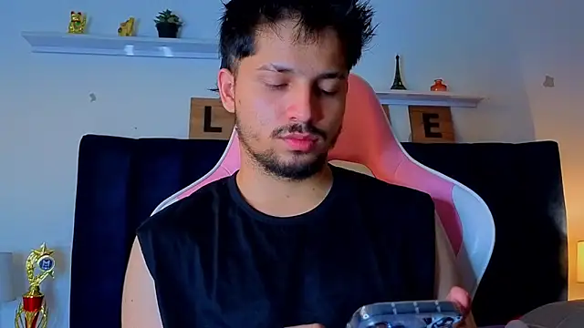 Snapshot of Issac_james_ chatting on March 2026 03:42:02 AM Issac james online show from March 2026 03:42:02 AM