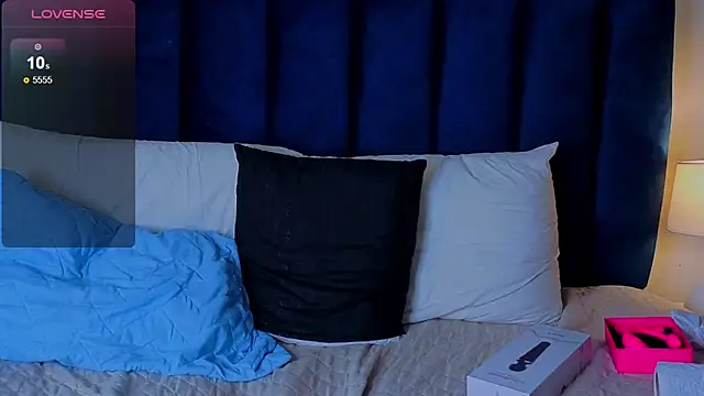 Snapshot of Issac_james_ chatting on April 2026 06:52:01 AM Issac james online show from April 2026 06:52:01 AM