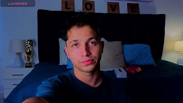 Snapshot of Issac_james_ chatting on April 2026 04:06:02 AM Issac james online show from April 2026 04:06:02 AM