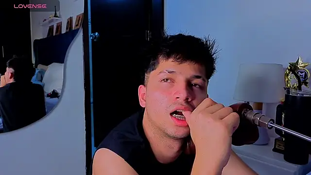 Snapshot of Issac_james_ chatting on April 2026 07:45:01 AM Issac james online show from April 2026 07:45:01 AM