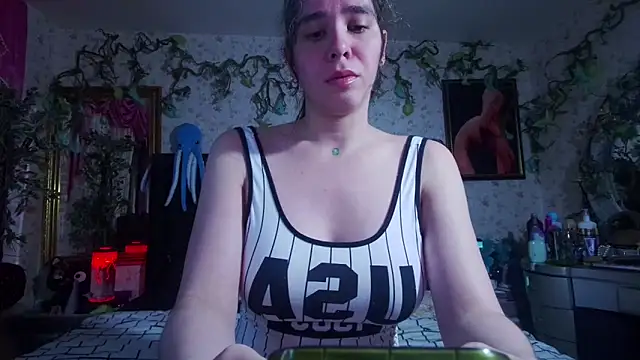 Elizabeth77  online show from September 2025 10:18:01 AM