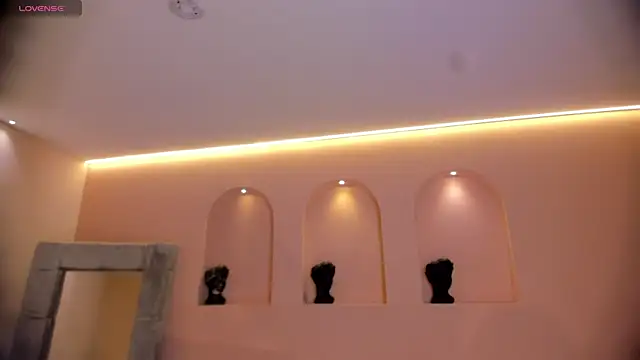 PaulinaSantos  online show from December 2025 07:43:01 PM