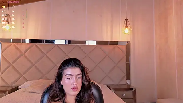 PaulinaSantos  online show from May 2026 05:53:02 PM
