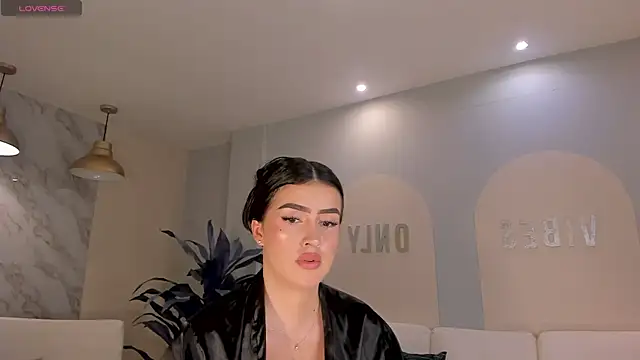 PaulinaSantos  online show from May 2026 07:29:01 PM