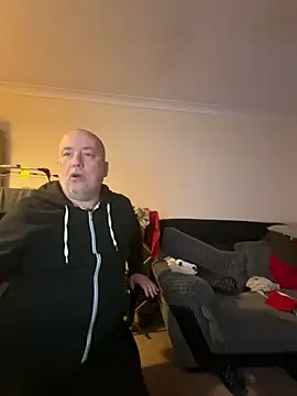 Snapshot of LondonTeffy chatting on December 2024 10:19:01 PM LondonTeffy online show from December 2024 10:19:01 PM