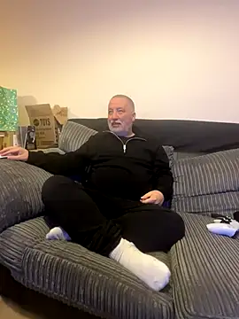 Snapshot of LondonTeffy chatting on October 2025 08:40:02 PM LondonTeffy online show from October 2025 08:40:02 PM