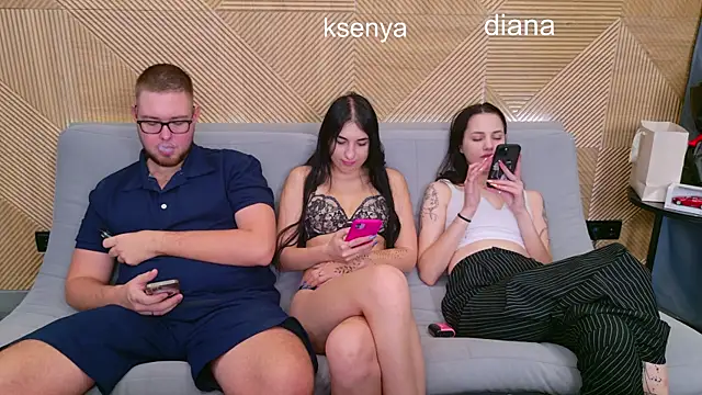 Ksenny online show from November 2025 02:12:02 AM