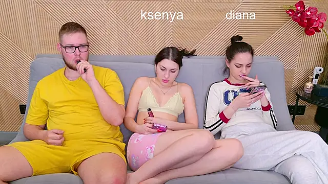 Ksenny online show from March 2026 04:57:02 AM