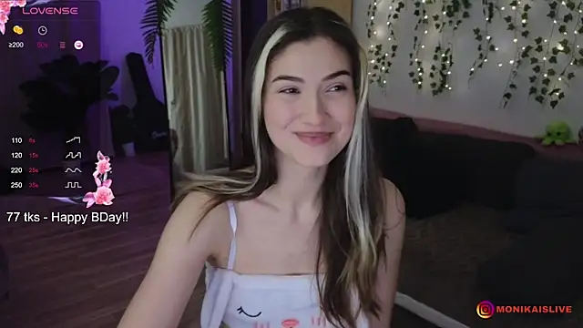 monikavenom online show from September 2025 08:10:01 PM