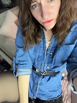 Snapshot of victoirenextdoor chatting on April 2026 03:50:01 PM victoirenextdoor online show from April 2026 03:50:01 PM