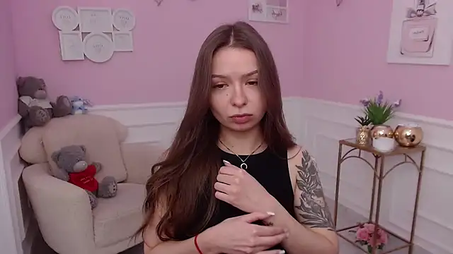 LucySkilar online show from November 2025 05:34:01 AM