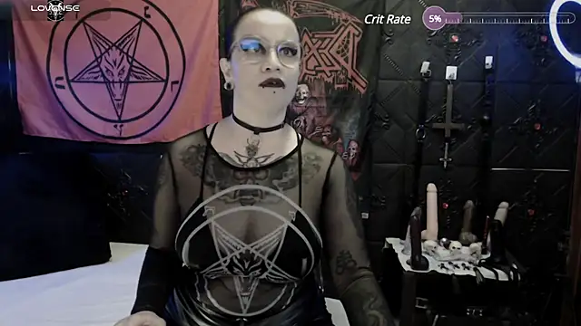 Snapshot of Evil_Queen_666 chatting on March 2025 07:36:01 AM Evil Queen 666 online show from March 2025 07:36:01 AM