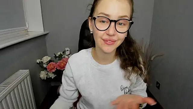 Snapshot of AfinaCutie chatting on December 2024 01:33:01 PM AfinaCutie online show from December 2024 01:33:01 PM
