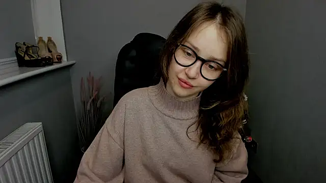 Snapshot of AfinaCutie chatting on December 2024 07:22:01 AM AfinaCutie online show from December 2024 07:22:01 AM