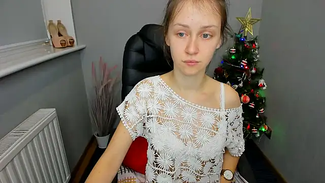Snapshot of AfinaCutie chatting on January 2025 02:11:01 PM AfinaCutie online show from January 2025 02:11:01 PM
