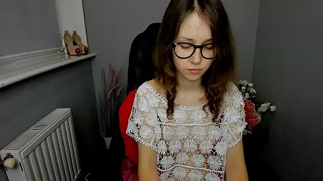Snapshot of AfinaCutie chatting on January 2025 04:52:02 PM AfinaCutie online show from January 2025 04:52:02 PM