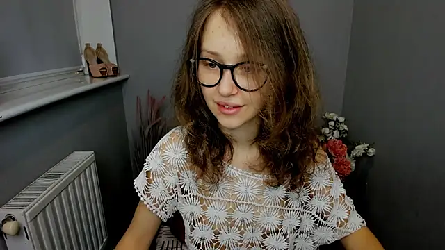 Snapshot of AfinaCutie chatting on January 2025 01:42:01 PM AfinaCutie online show from January 2025 01:42:01 PM