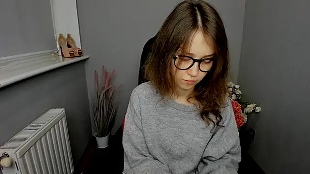 Snapshot of AfinaCutie chatting on February 2025 12:47:02 PM AfinaCutie online show from February 2025 12:47:02 PM