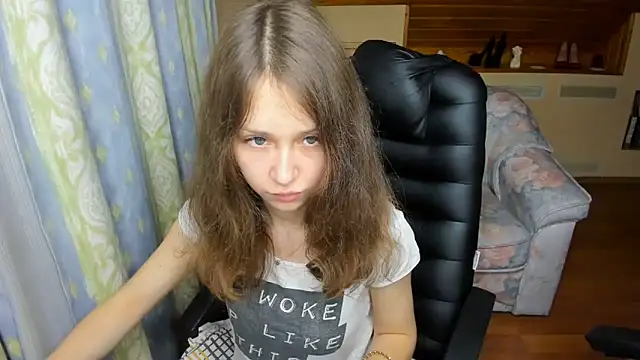 AfinaCutie online show from November 2025 01:33:02 PM