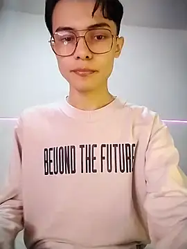 Dmitri Aksnes online show from November 2025 09:00:02 PM